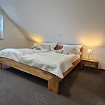 ゲストハウス Mondlicht Norddeich 3*